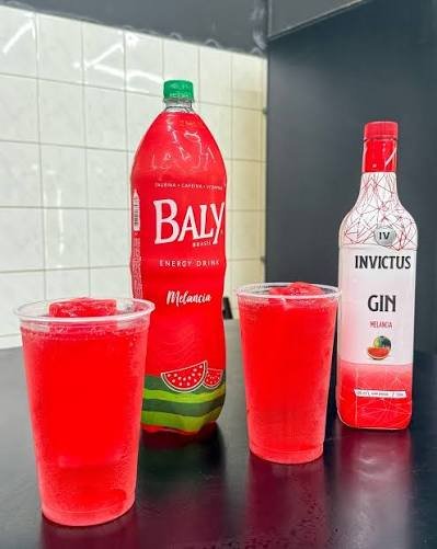DOSE GIN INVICTUS COM BALY